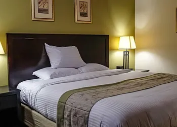 Skyland Motel Inn & Suites hotel thumbnail 7