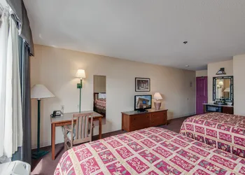 TownSquare Place hotel thumbnail 3