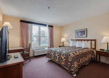 TownSquare Place hotel thumbnail 5