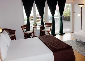 Luana Nai'a Inn hotel thumbnail 6