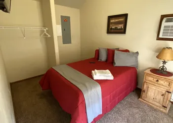 Custom Touch Village-Sulphur hotel thumbnail 8