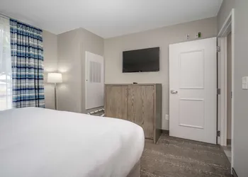 Lighthouse Suites - Best Western Signature Collection hotel thumbnail 4