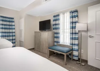 Lighthouse Suites - Best Western Signature Collection hotel thumbnail 6