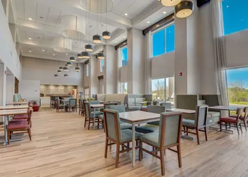 Hampton Inn & Suites Williamstown Ark Encounter hotel thumbnail 2