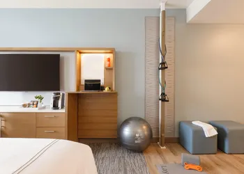 EVEN Hotel Atlanta - Ballpark Area by IHG hotel thumbnail 7