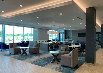 La Quinta Inn & Suites by Wyndham Round Rock near Kalahari hotel thumbnail 2