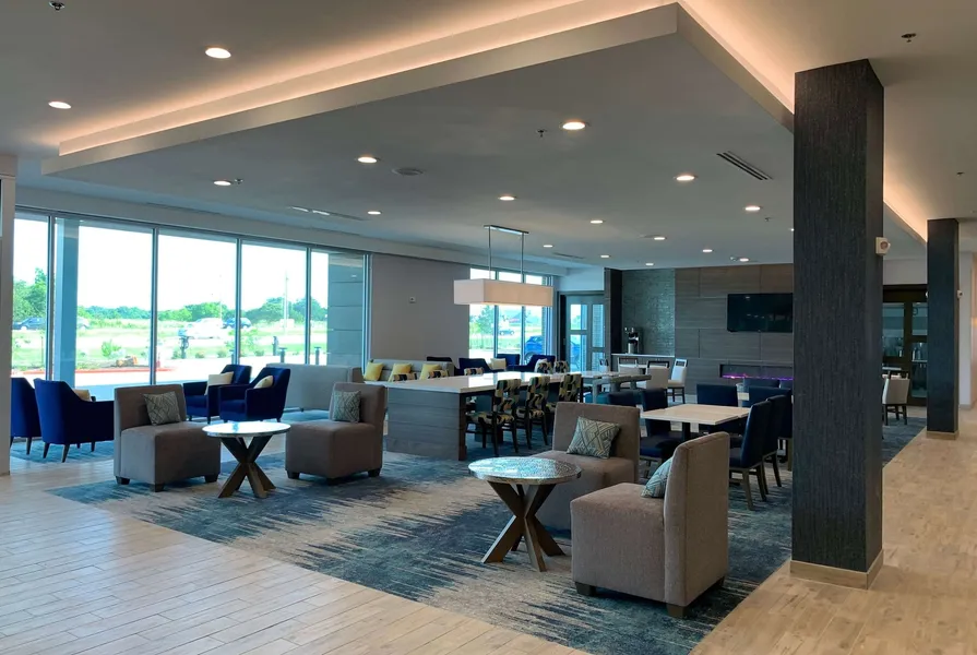 La Quinta Inn & Suites by Wyndham Round Rock near Kalahari hotel detail image 2