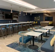 La Quinta Inn & Suites by Wyndham Round Rock near Kalahari hotel detail image 3