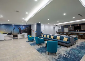 La Quinta Inn & Suites by Wyndham Round Rock near Kalahari hotel thumbnail 5