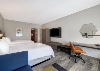 Holiday Inn Express & Suites Glendale Downtown by IHG hotel thumbnail 7