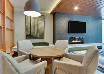 Fairfield Inn & Suites by Marriott Dallas Love Field hotel thumbnail 4