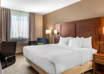 Comfort Inn & Suites Clarkston Pine Knob Area hotel thumbnail 5
