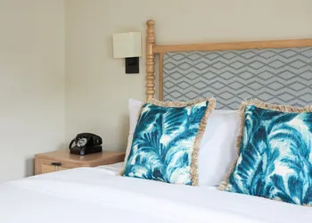 Faraway Nantucket hotel thumbnail 7