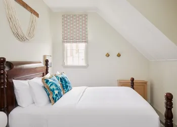 Faraway Nantucket hotel thumbnail 8