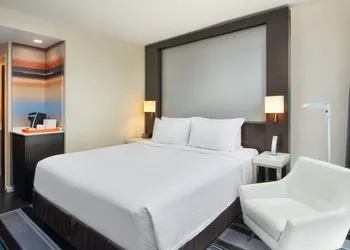 Courtyard by Marriott New York Manhattan / Central Park hotel thumbnail 5