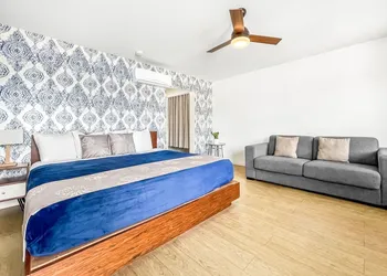 Ocean's Sound Hotel hotel thumbnail 3