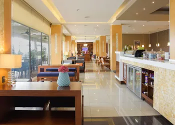 Hampton Inn & Suites by Hilton Paraiso hotel thumbnail 3