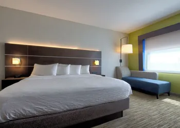 Holiday Inn Express & Suites Onalaska La Crosse Area by IHG hotel thumbnail 6