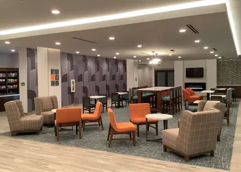 La Quinta Inn & Suites by Wyndham Littleton/Red Rocks hotel thumbnail 2