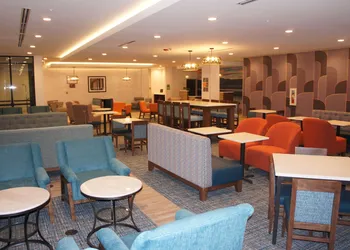 La Quinta Inn & Suites by Wyndham Littleton/Red Rocks hotel thumbnail 6