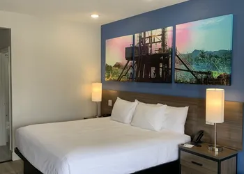 Clarion Pointe Port Arthur-Beaumont South hotel thumbnail 8