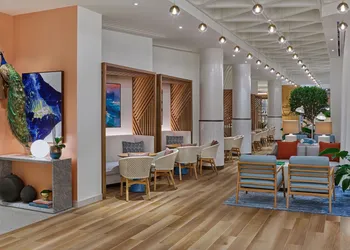 Walt Disney World Swan Reserve hotel thumbnail 4