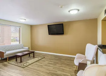 Suburban Studios Hotel Kingsland Near I-95 hotel thumbnail 3