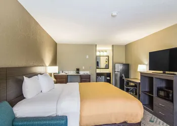 Suburban Studios Hotel Kingsland Near I-95 hotel thumbnail 7