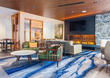 Fairfield Inn & Suites by Marriott Marquette hotel thumbnail 4