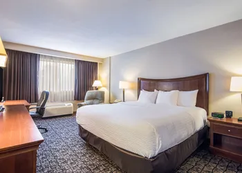 Cayuga Blu Hotel hotel thumbnail 4