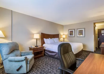 Cayuga Blu Hotel hotel thumbnail 5