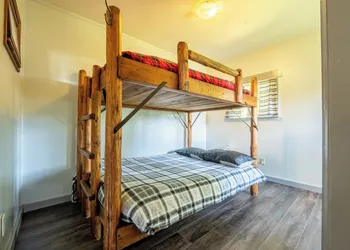 Woods End Landing hotel thumbnail 7