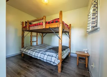 Woods End Landing hotel thumbnail 8