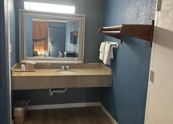 Carolina Inn hotel thumbnail 7