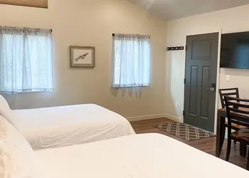 Spruce Lodge hotel thumbnail 8
