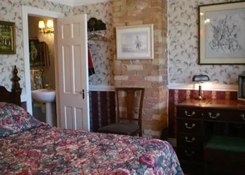 Pimblett's Downtown Toronto B&B hotel thumbnail 4