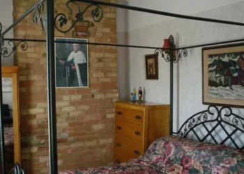 Pimblett's Downtown Toronto B&B hotel thumbnail 6