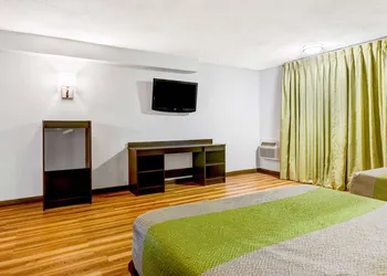 Motel 6 Indianapolis, IN hotel thumbnail 8