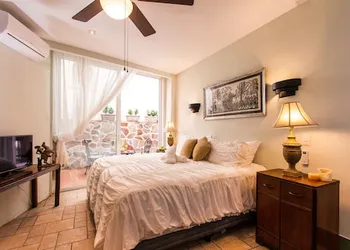 Garlands del Rio Riverside Boutique Hotel hotel thumbnail 7