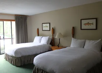 Eagle Nook Resort hotel thumbnail 5