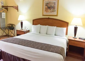 Hafersons Inn Hotel & Suites hotel thumbnail 4