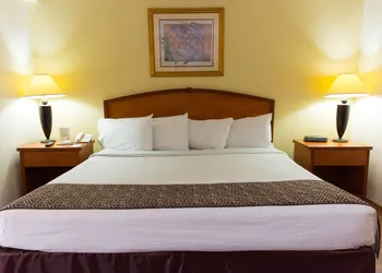 Hafersons Inn Hotel & Suites hotel thumbnail 6