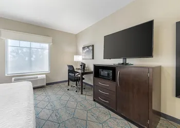 Best Western Plus McPherson hotel thumbnail 7