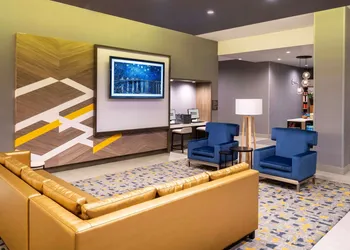Hilton Garden Inn Pomona Chino hotel thumbnail 2