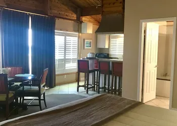 Sunrise Sands hotel thumbnail 4