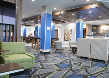 Holiday Inn Express & Suites Dallas Central Market Center by IHG hotel thumbnail 3