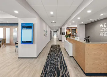 Hampton Inn Bellingham Airport hotel thumbnail 3