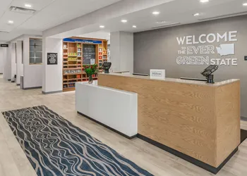 Hampton Inn Bellingham Airport hotel thumbnail 4