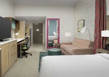 Home2 Suites by Hilton Fort Myers Airport hotel thumbnail 6