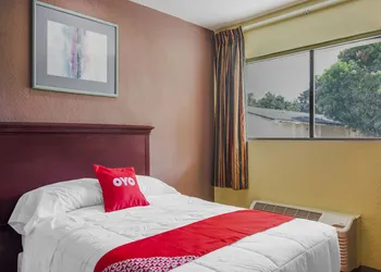 OYO Superior Budget Inn Bartow hotel thumbnail 8
